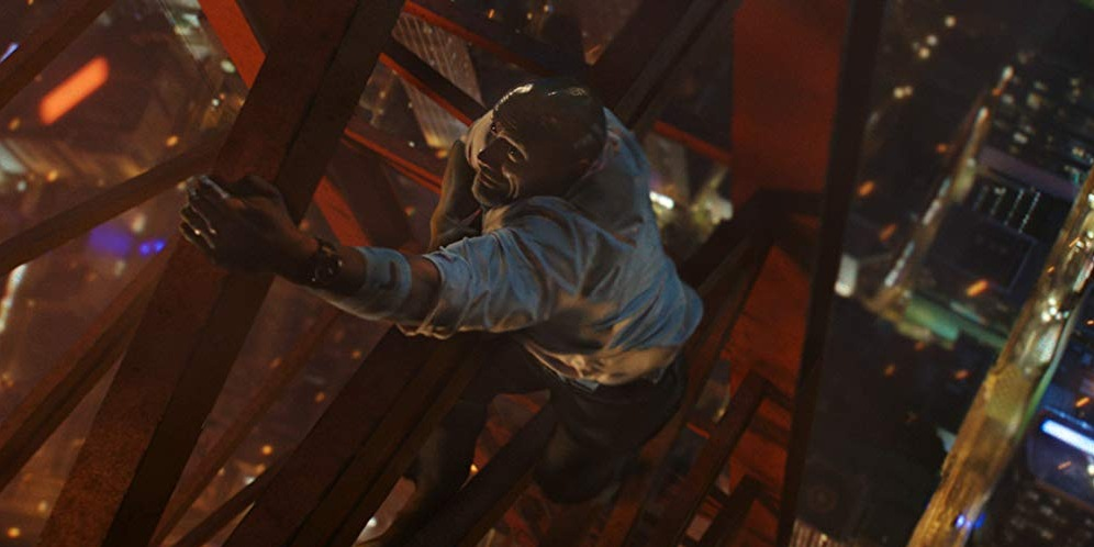 Dwayne Johnson Cuma Punya Satu Kaki di Film Skyscraper